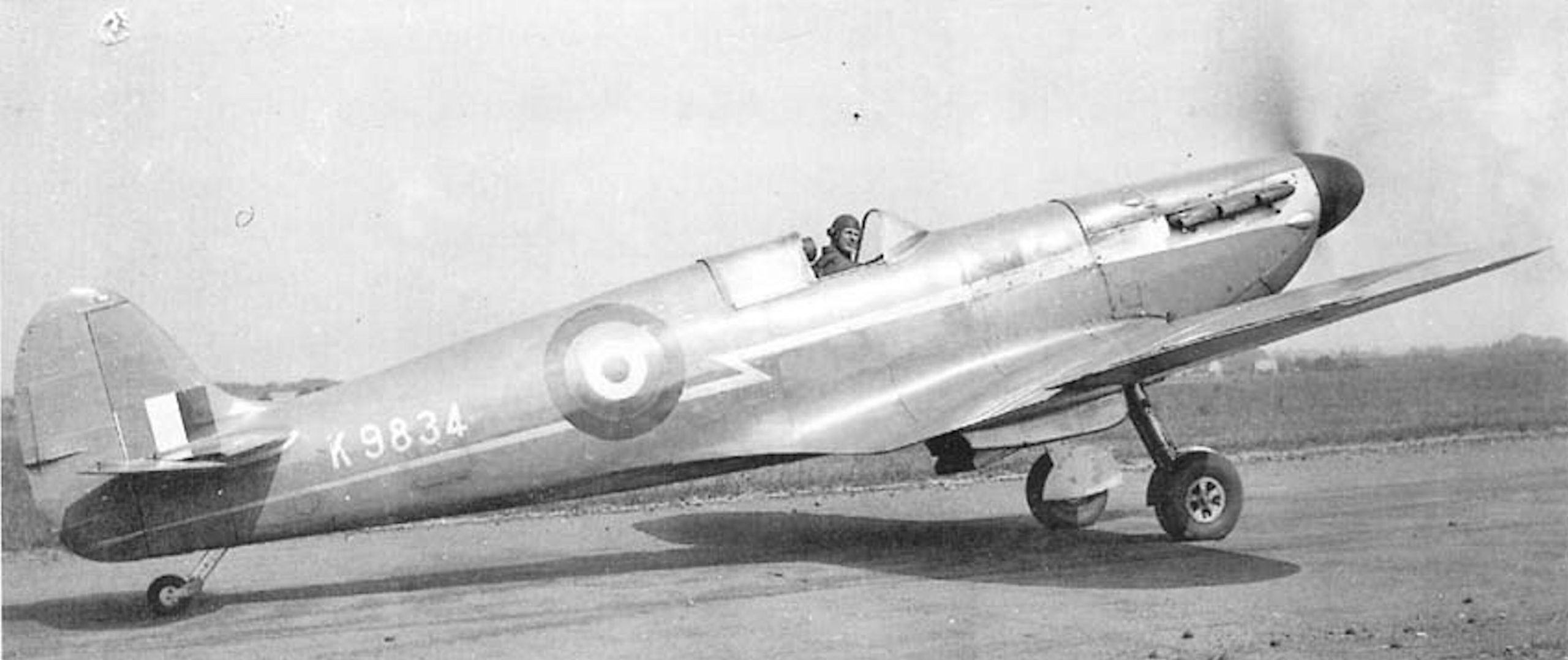 Lo Speed Spitfire nella sua livrea operativa presso la RAF PRU.